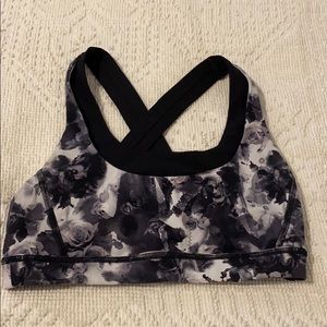 Lululemon sports bra